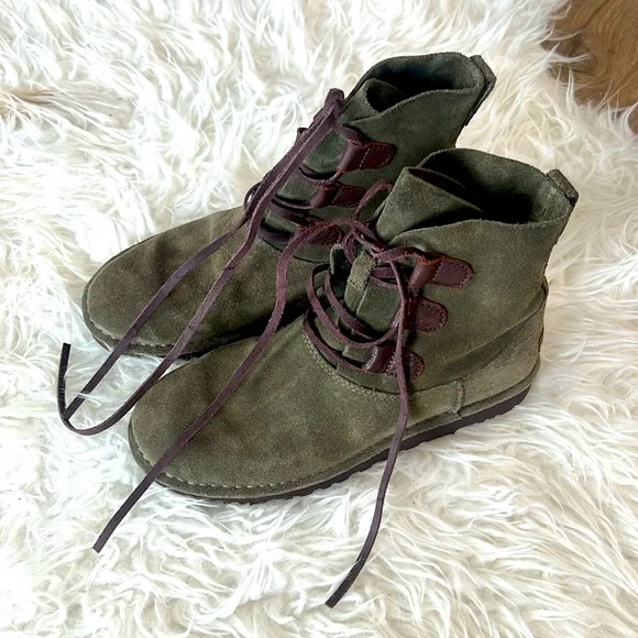 Women’s Ugg boots - Picture 8 of 9